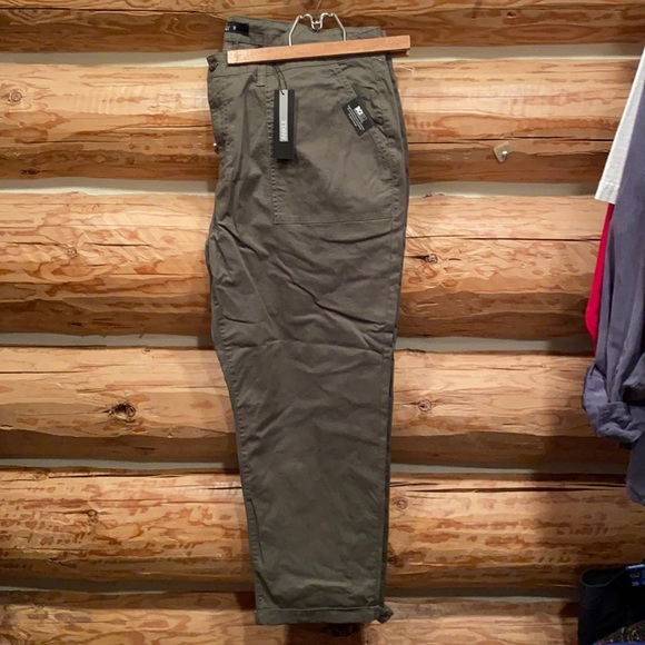 Ankle length size 18 green khaki pants - Picture 1 of 3